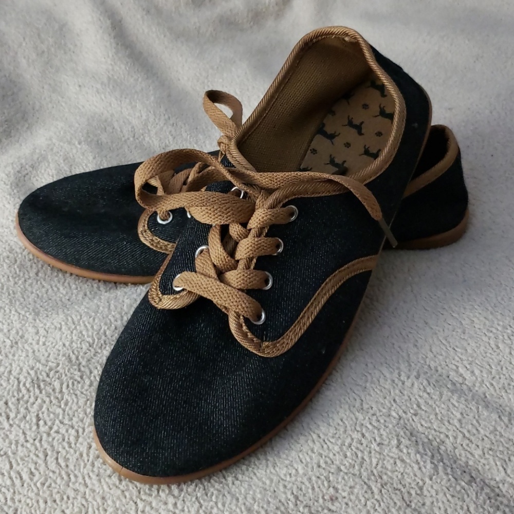 Shoes - Picture 2 of 2